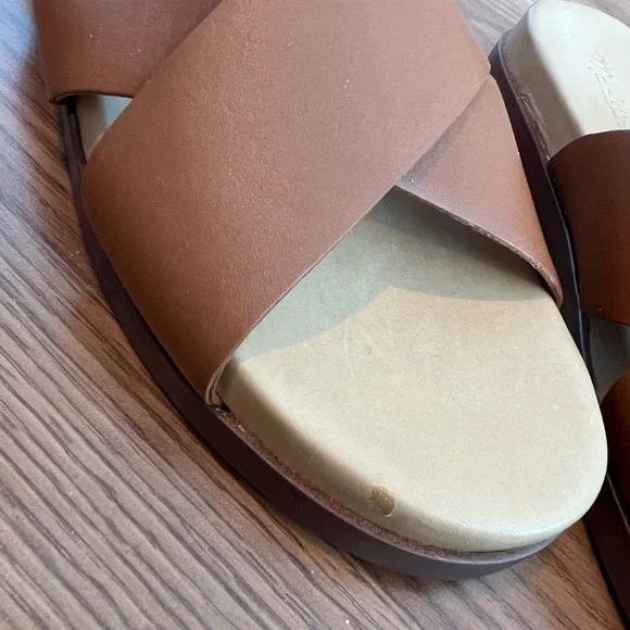MADEWELL The Louisa Crisscross Slide In English Saddle - Picture 12 of 16